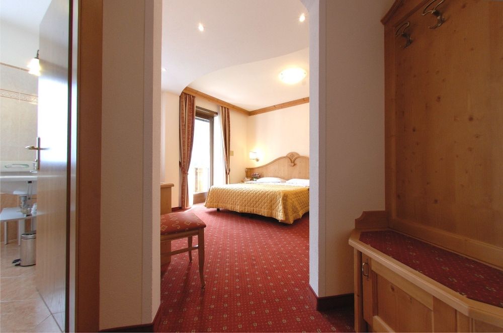 Double or Twin Room, Balcony (Dolomiti)
