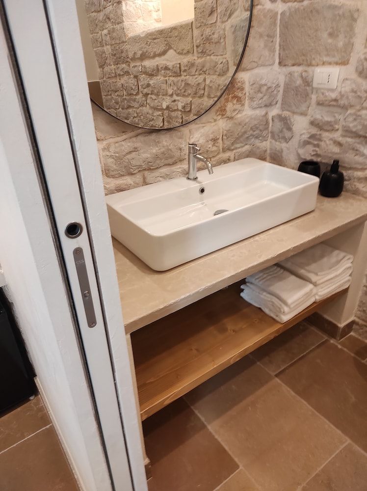 La Maison Double Room 9