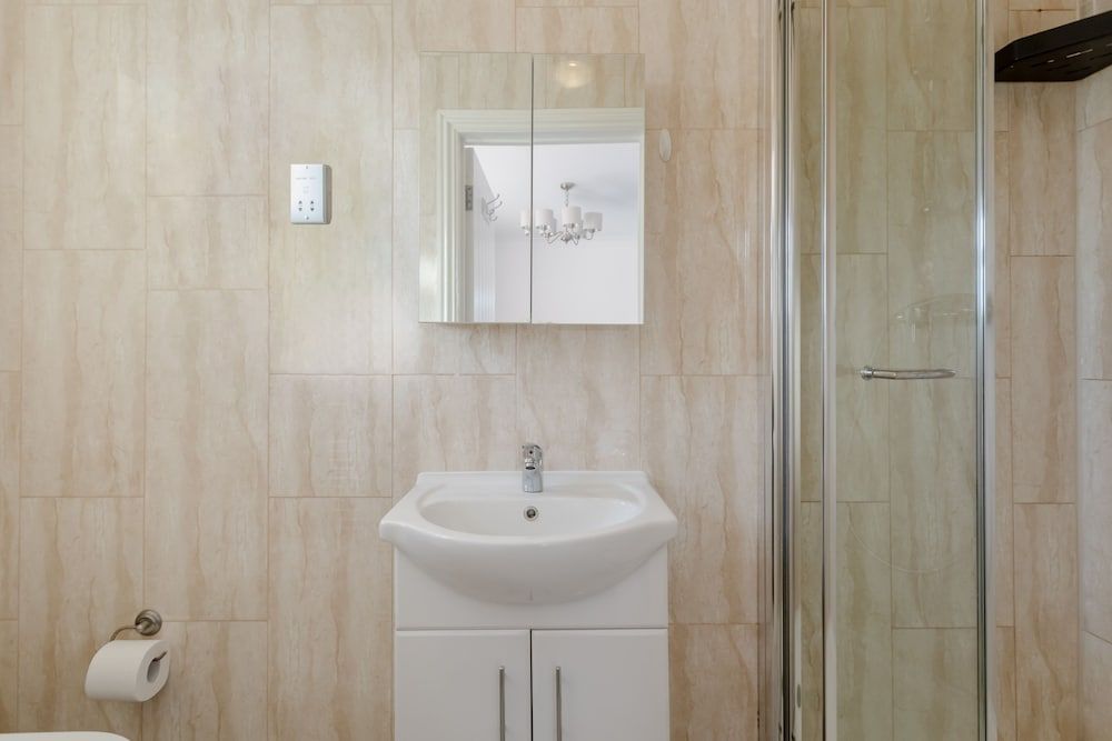 Apple House Wembley Comfort Triple Room, 1 Bedroom, Garden View 10