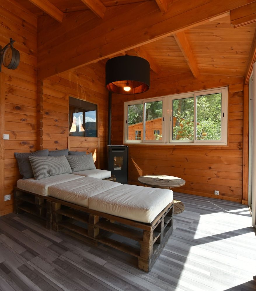 Comfort Chalet (Papillon)