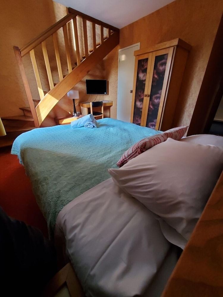 Basic Double Room