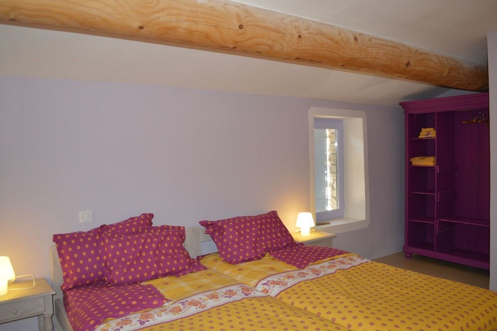 Double Room, 2 Twin Beds (Saturnin)