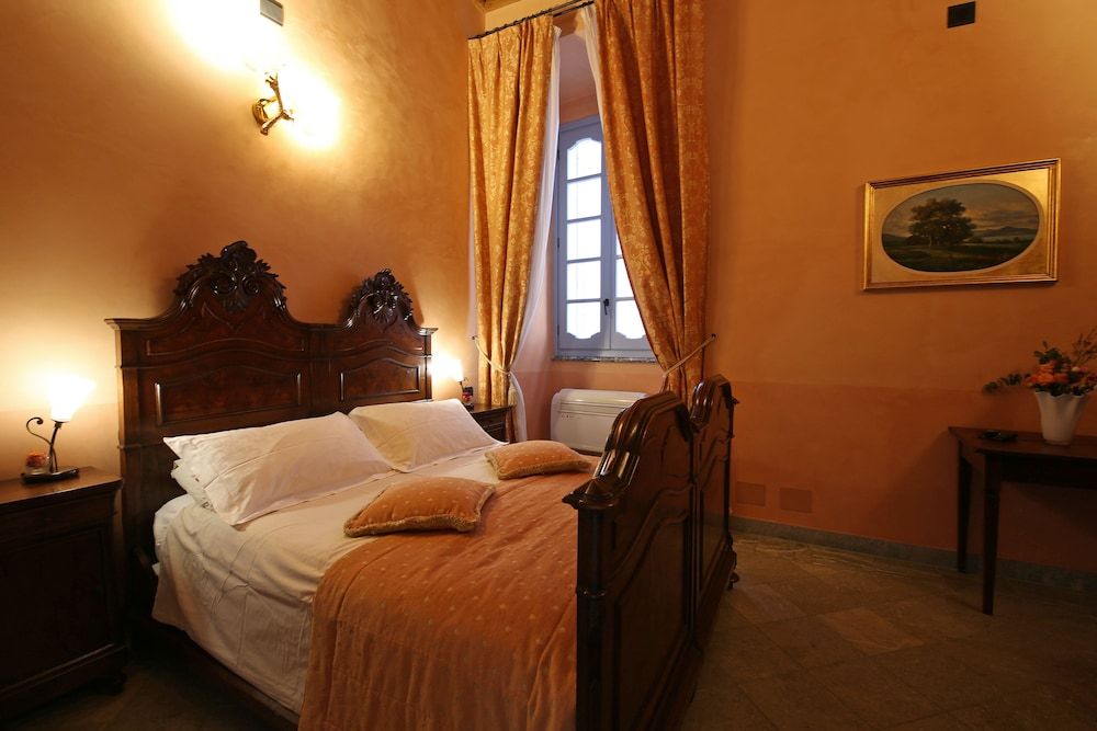 Palazzo del Vicerè Classic Double Room, 1 Double Bed (Il Fuoco) 2