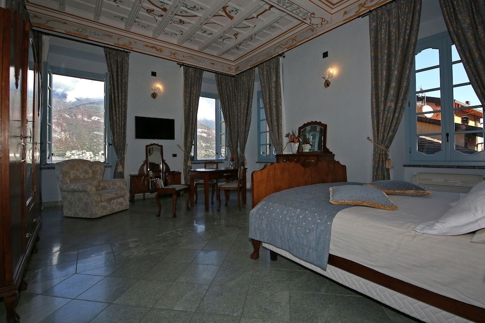 Palazzo del Vicerè Junior Suite, Lake View (La Vista) 2