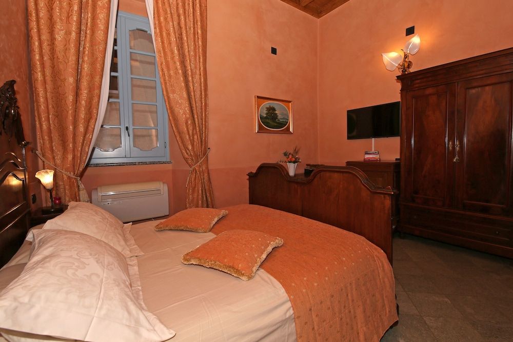Palazzo del Vicerè Classic Double Room, 1 Double Bed (Il Fuoco)