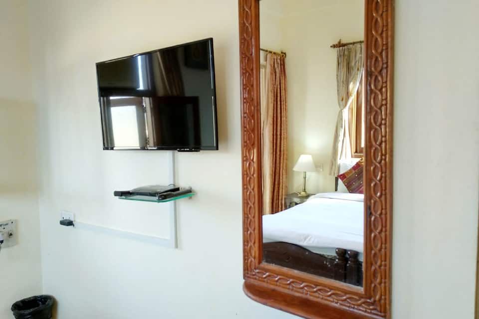 Teerth Palace Pushkar Deluxe Double Room Non AC 2