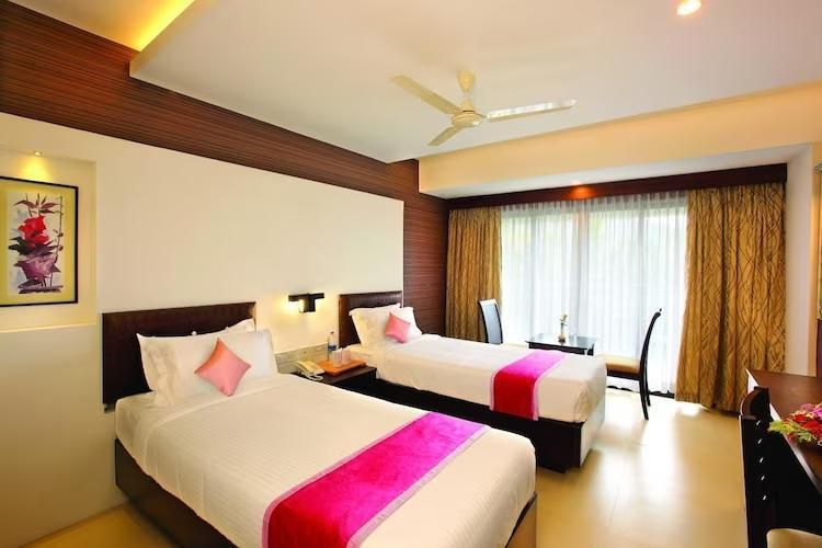 Holiday Vista – Thekkady, a premium hotel near Periyar wildlife sanctuary with sky view pool" Gold Jewel Room 2