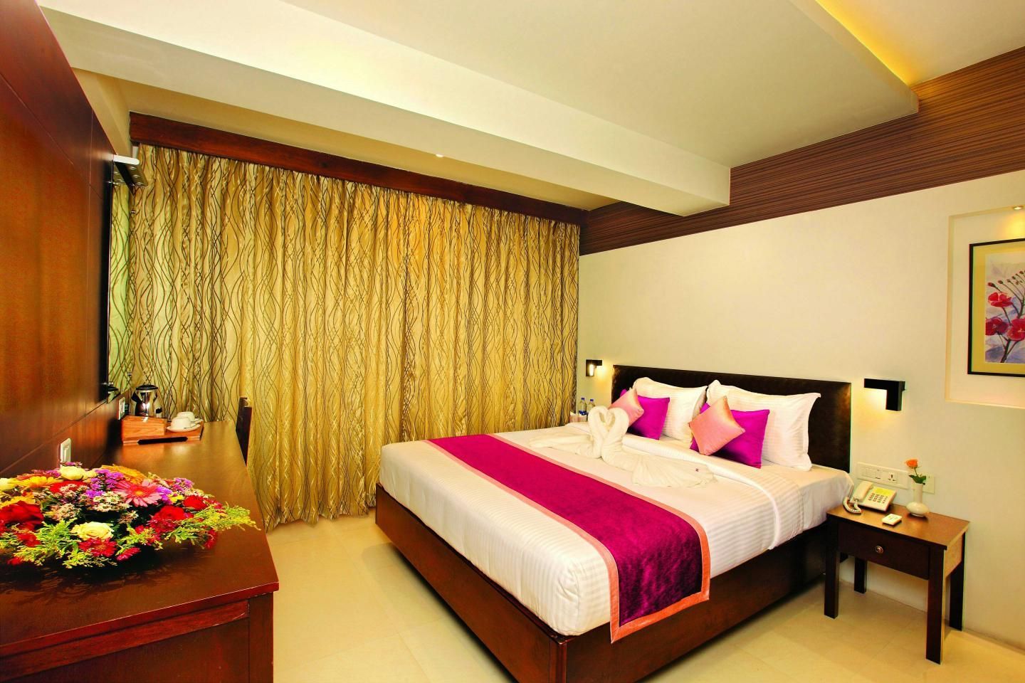 Holiday Vista – Thekkady, a premium hotel near Periyar wildlife sanctuary with sky view pool" Gold Jewel Room