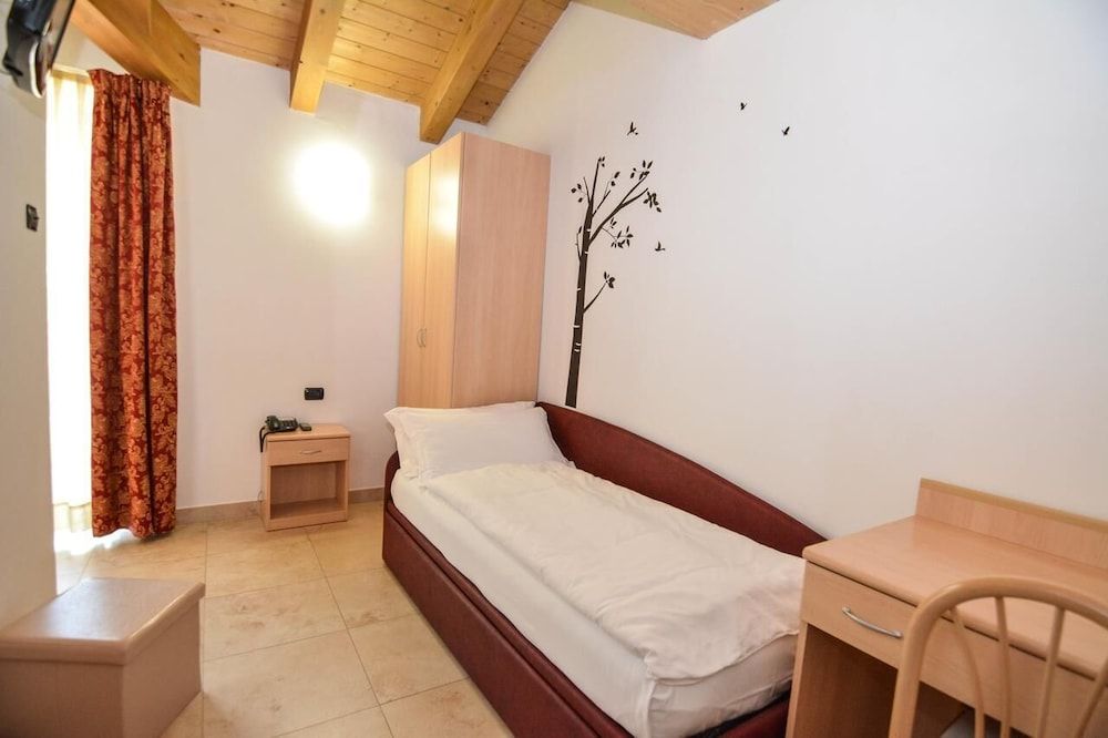 Single Room, Balcony, Mountain View