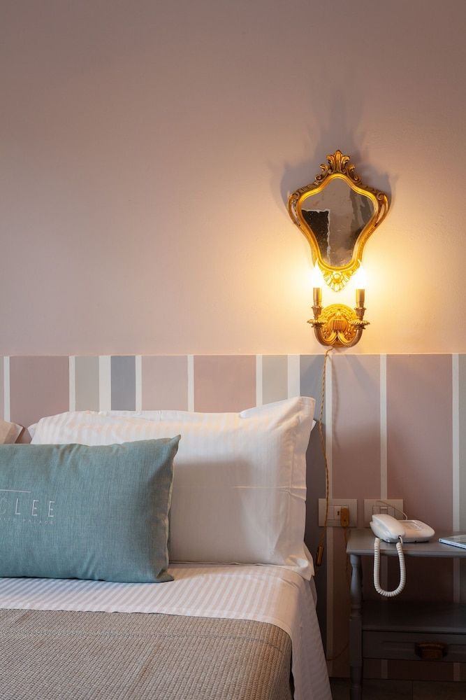 King Superior Room