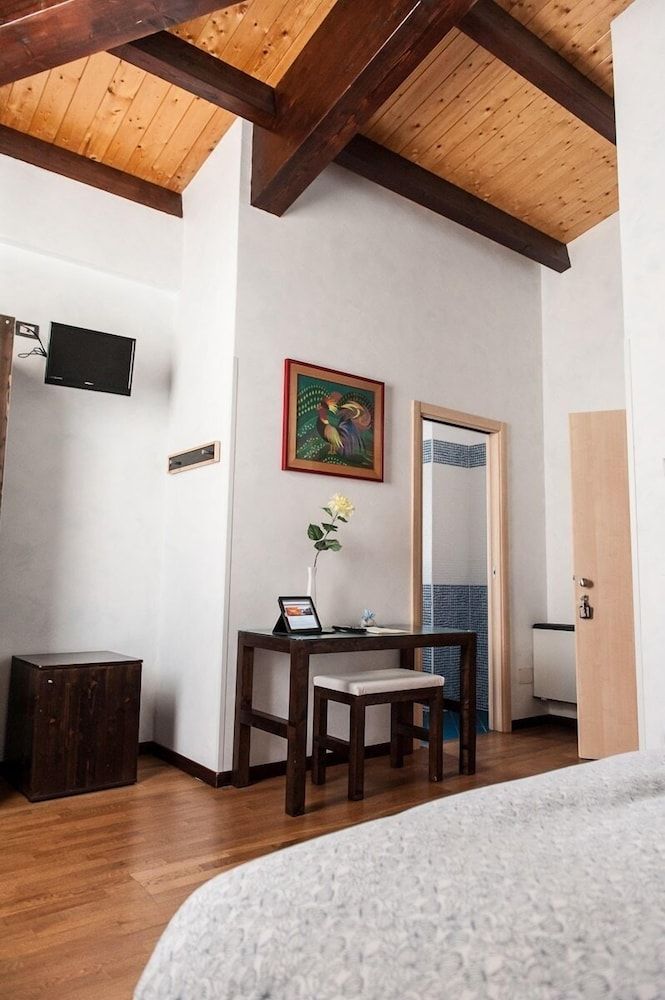 Classic Double Room