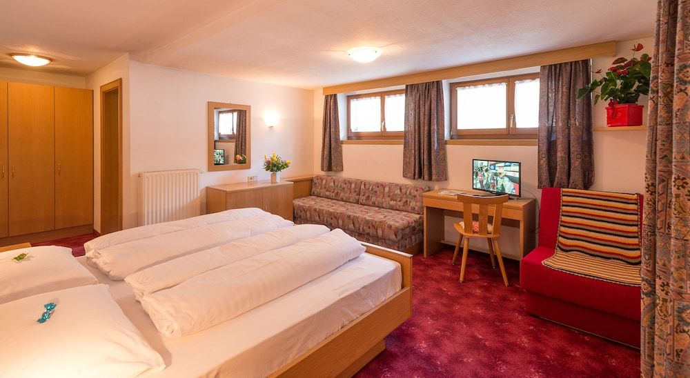 Classic Quadruple Room