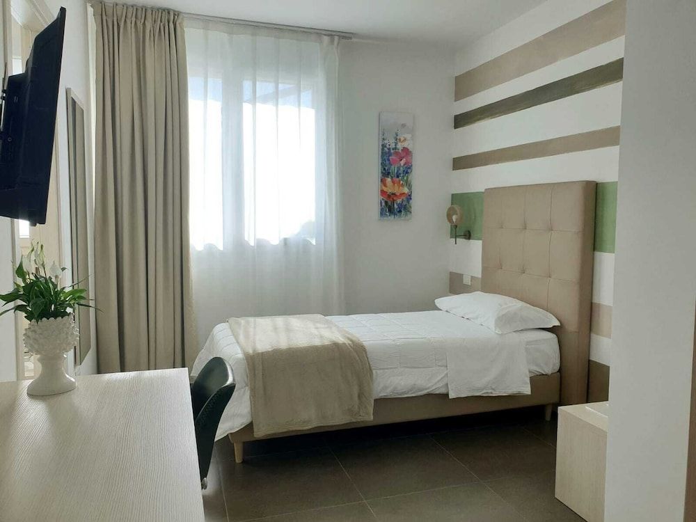 Hotel Grel Single Room