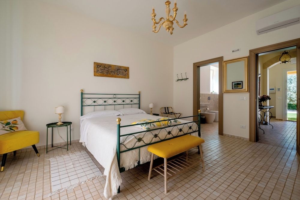 Superior Double Room, Private Bathroom, Garden View