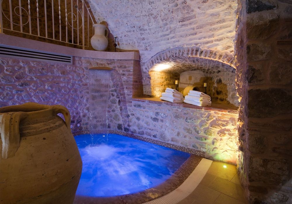 Oste del Castello Wellness & Bike Hotel Suite (Rosa D'Oro) 2