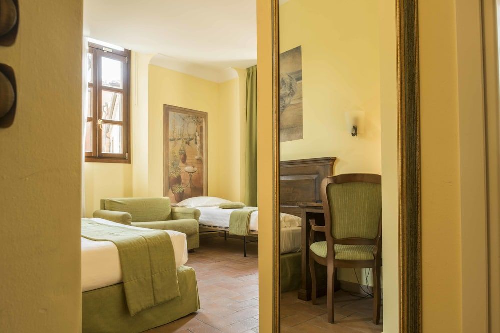 Oste del Castello Wellness & Bike Hotel Deluxe Double Room (Village View - Isotta) 11
