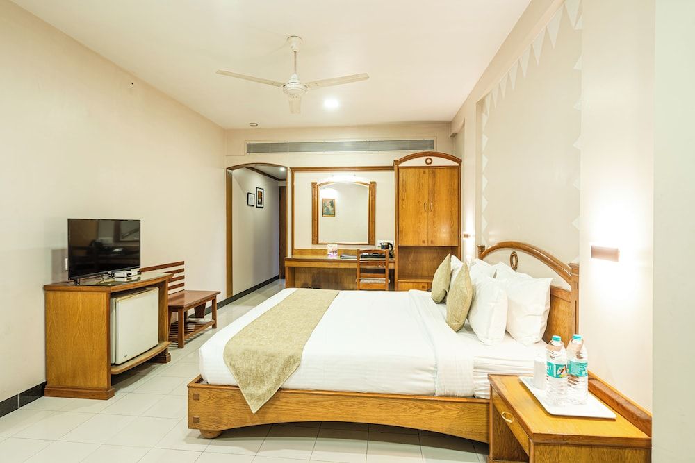 Hotel Mayura Deluxe Room 3