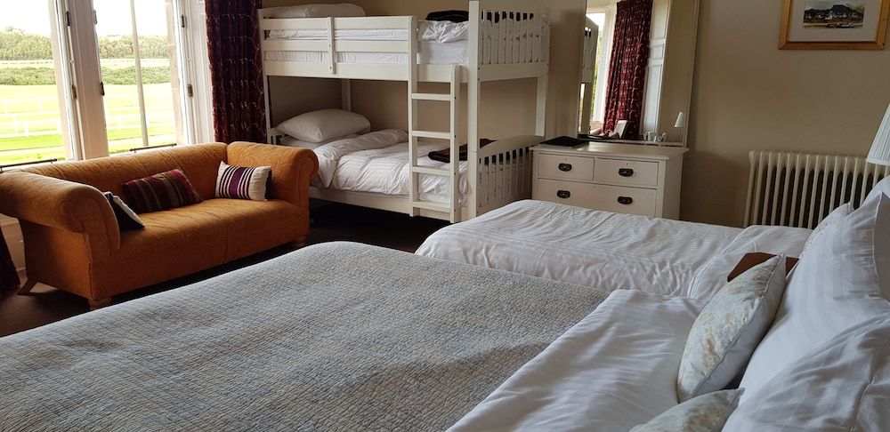 Arden House Family Room, Multiple Beds, Golf View 2