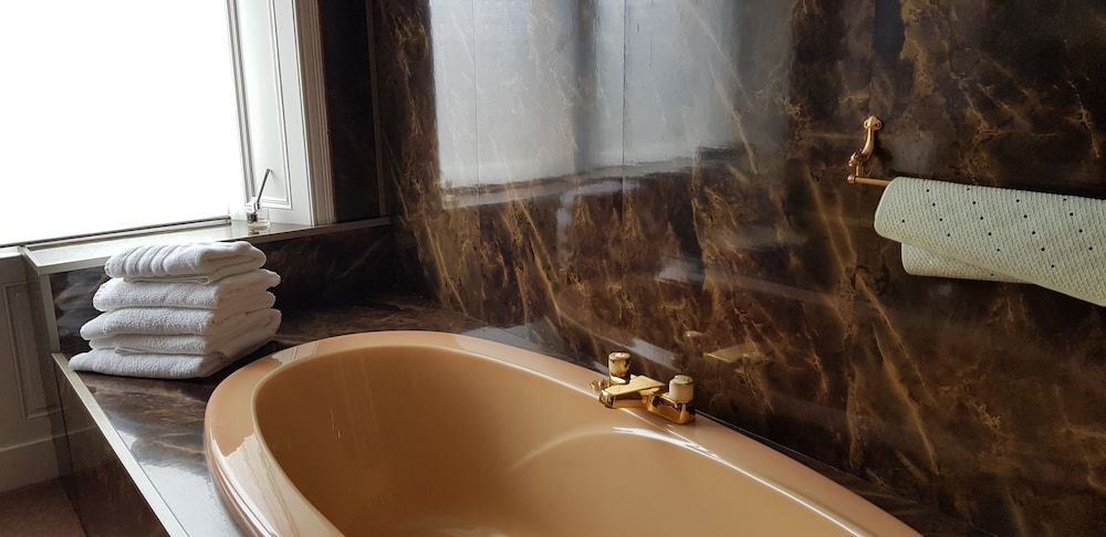 Arden House Family Room, Multiple Beds, Golf View 8