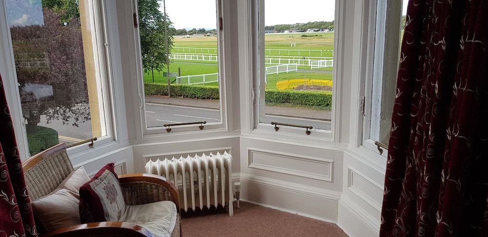 Arden House Family Room, Multiple Beds, Golf View 5