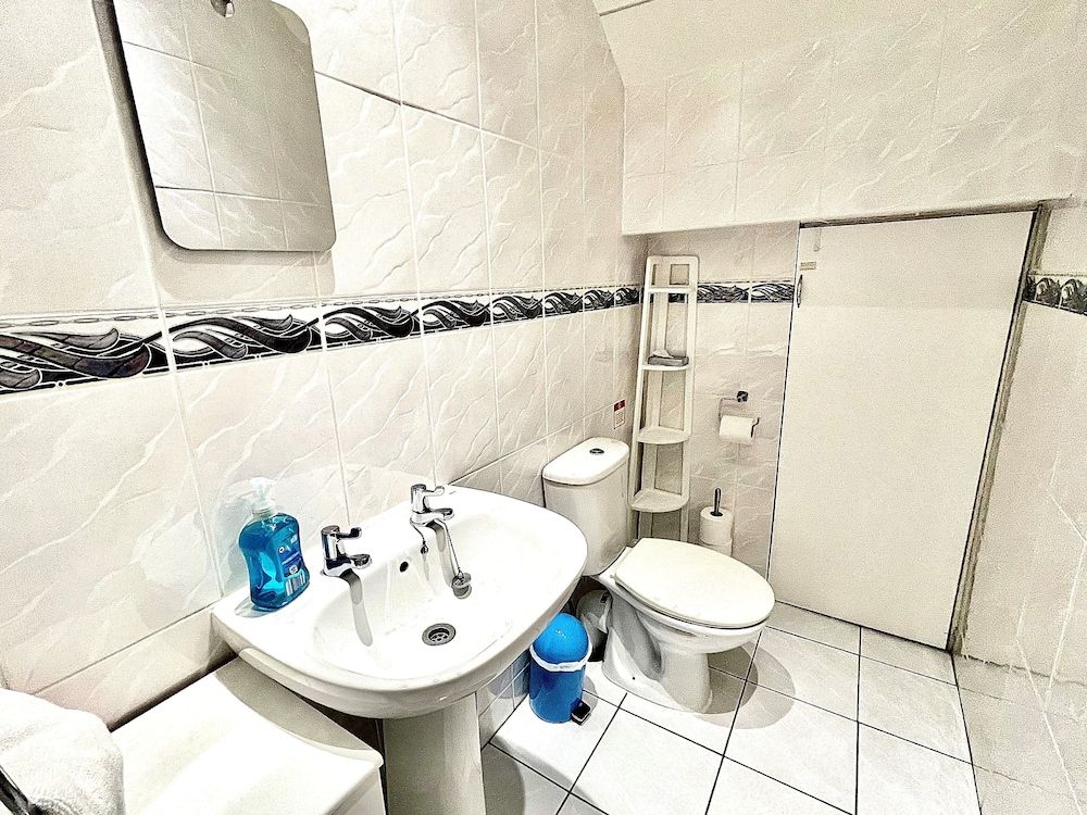 Seafront Apartments Panoramic Apartment, Private Bathroom, Sea View ( 5   Wow!  ) 3