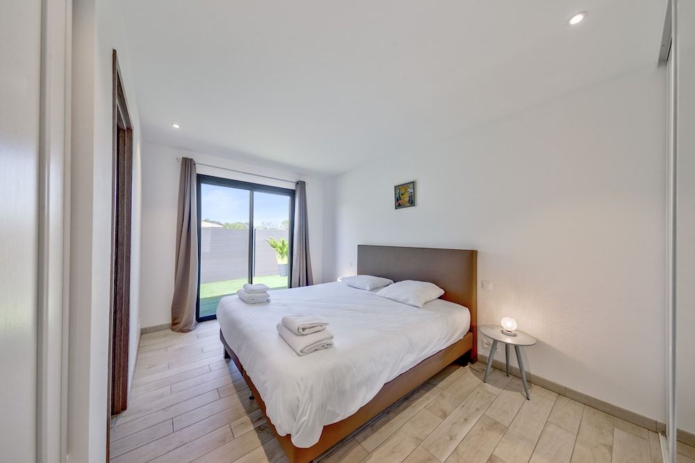 Villa for 8 people - 4 bedrooms - Air-conditioned - Private 7m pool - Spacious terrace
