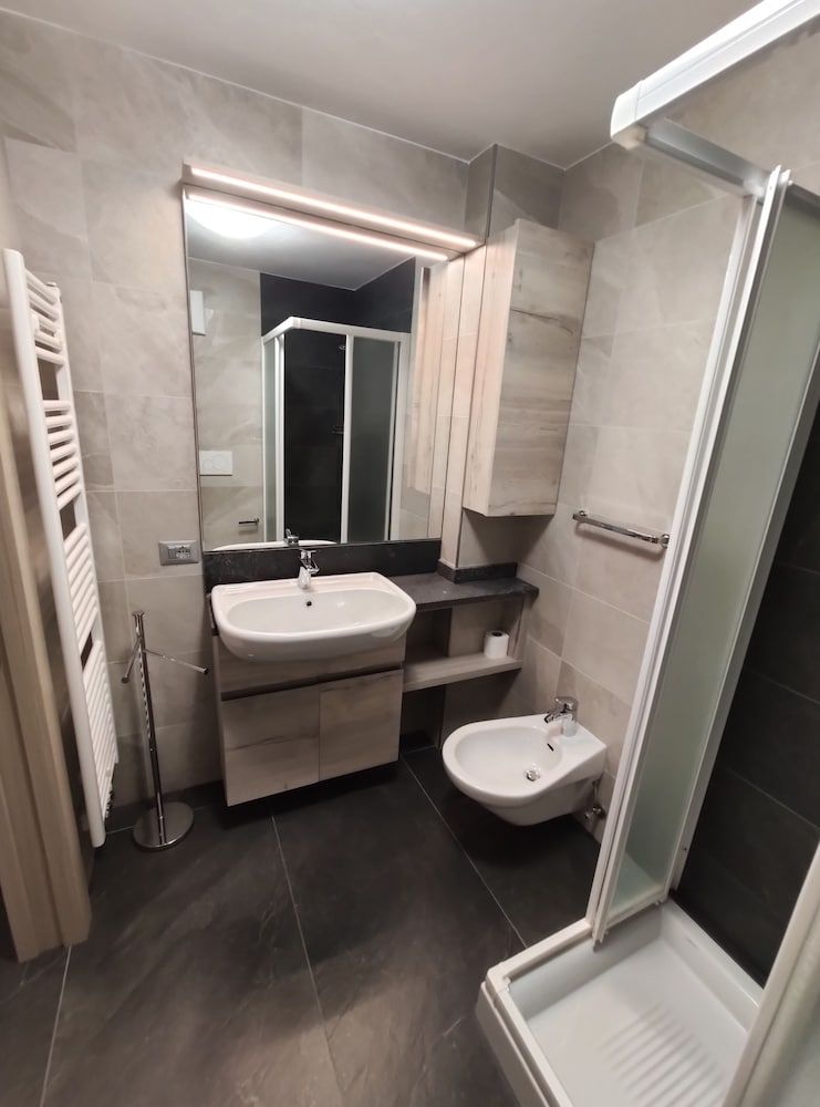 Apartment (1B)