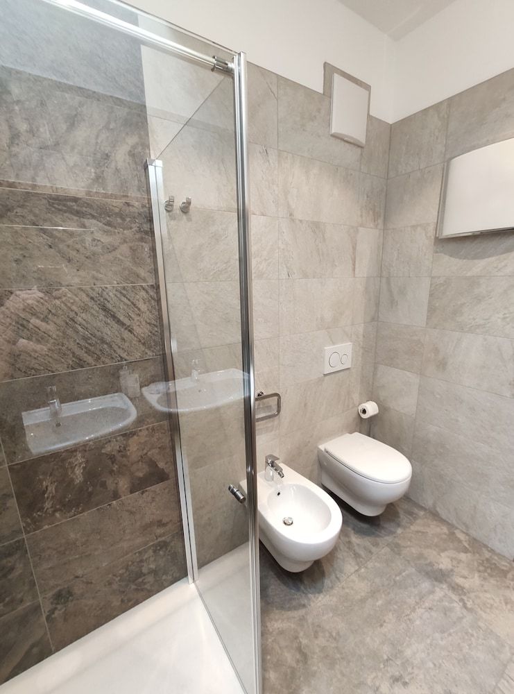 Apartment (5B)
