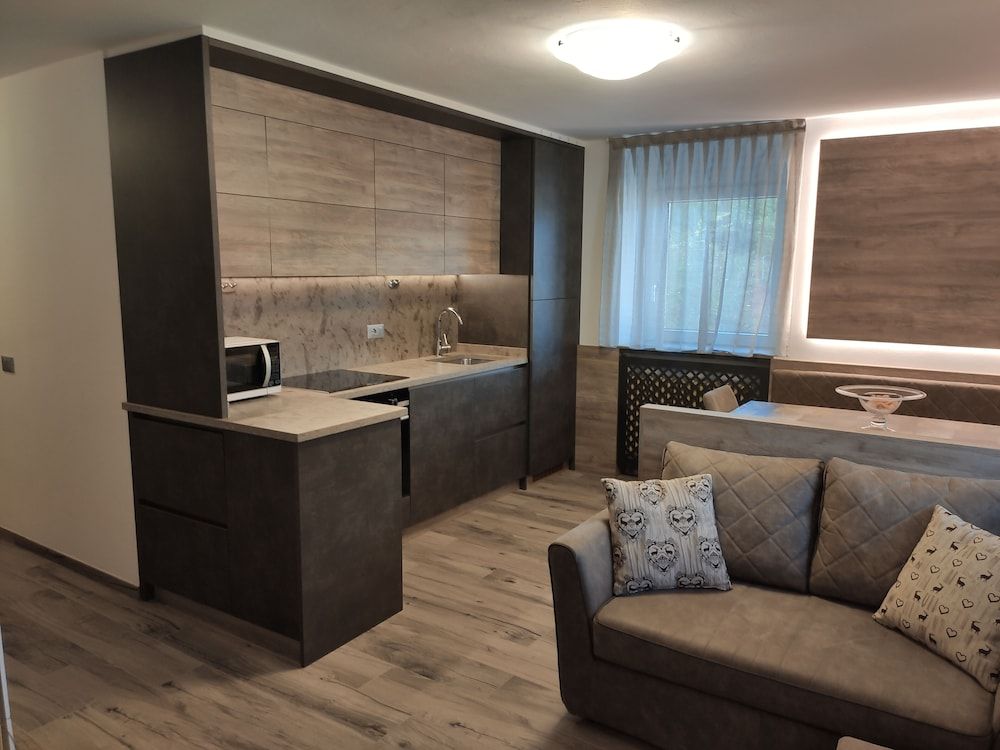 Apartment (2A)