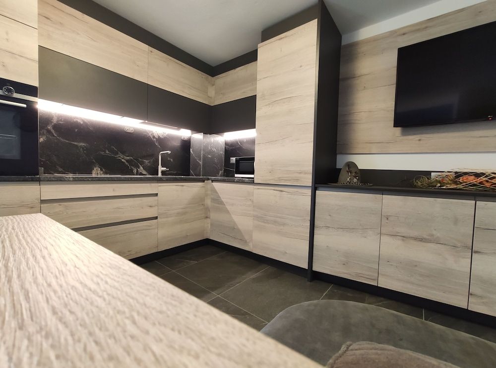 Apartment (4B)
