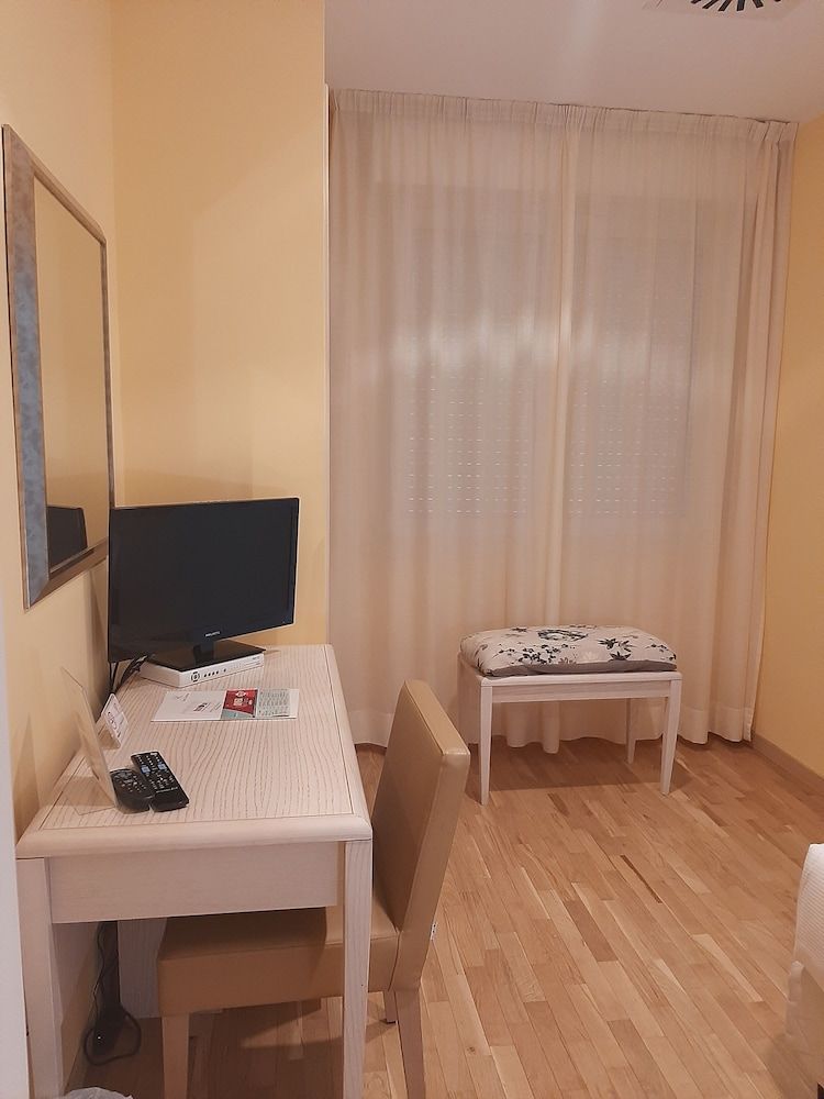 Hotel Chiaraluna Basic Single Room, 1 Twin Bed, Non Smoking 4