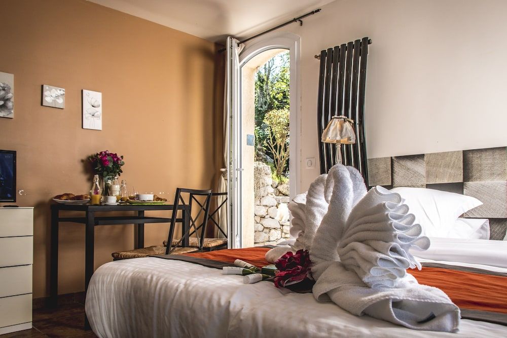 Signature Double Room, Non Smoking, Garden View
