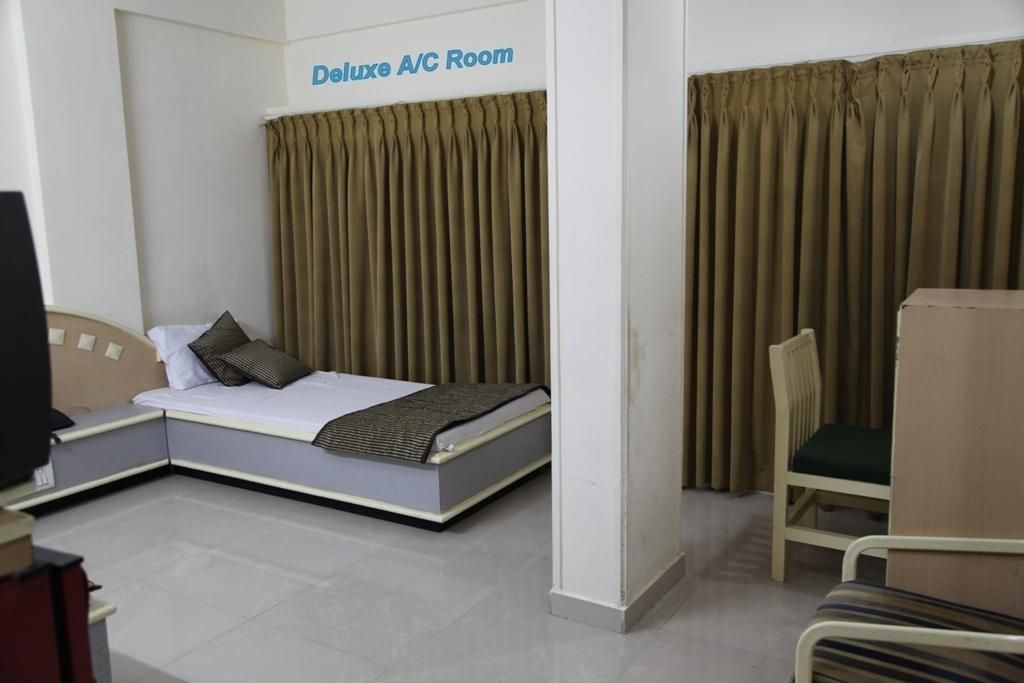 Deluxe AC Room