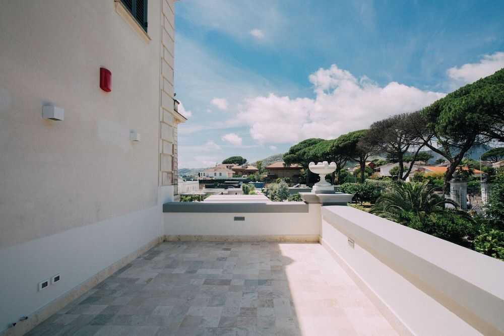 Villa Maria Teresa Boutique Hotel Deluxe Room, Terrace, Mountainside 3