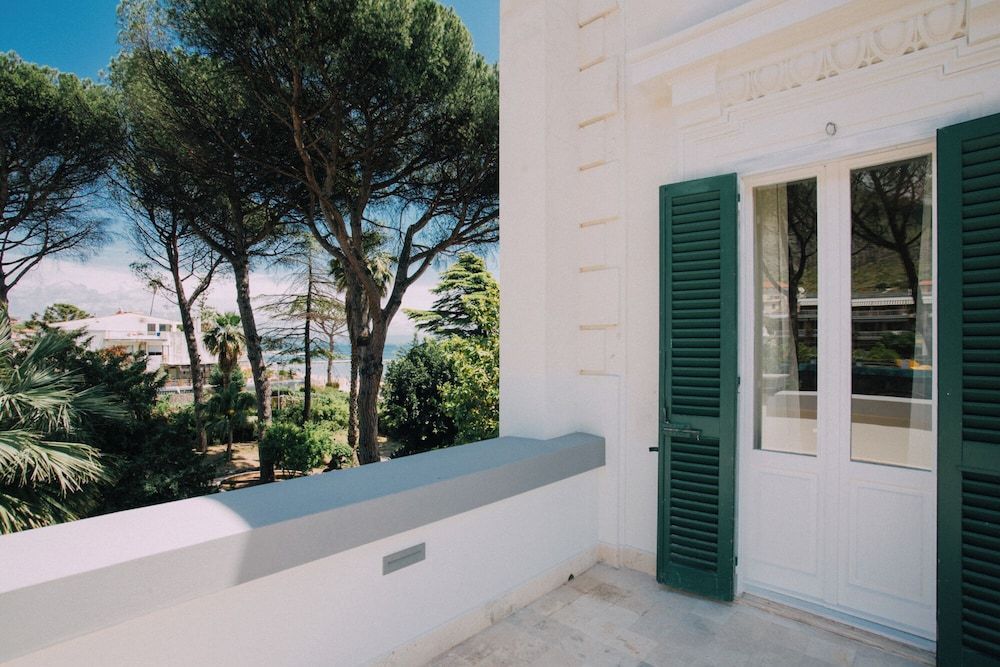 Villa Maria Teresa Boutique Hotel Deluxe Room, Terrace, Mountainside 2