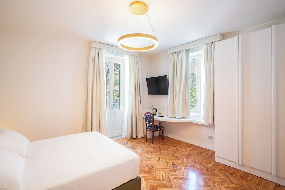 Villa Maria Teresa Boutique Hotel Deluxe Room, Terrace, Mountainside 7