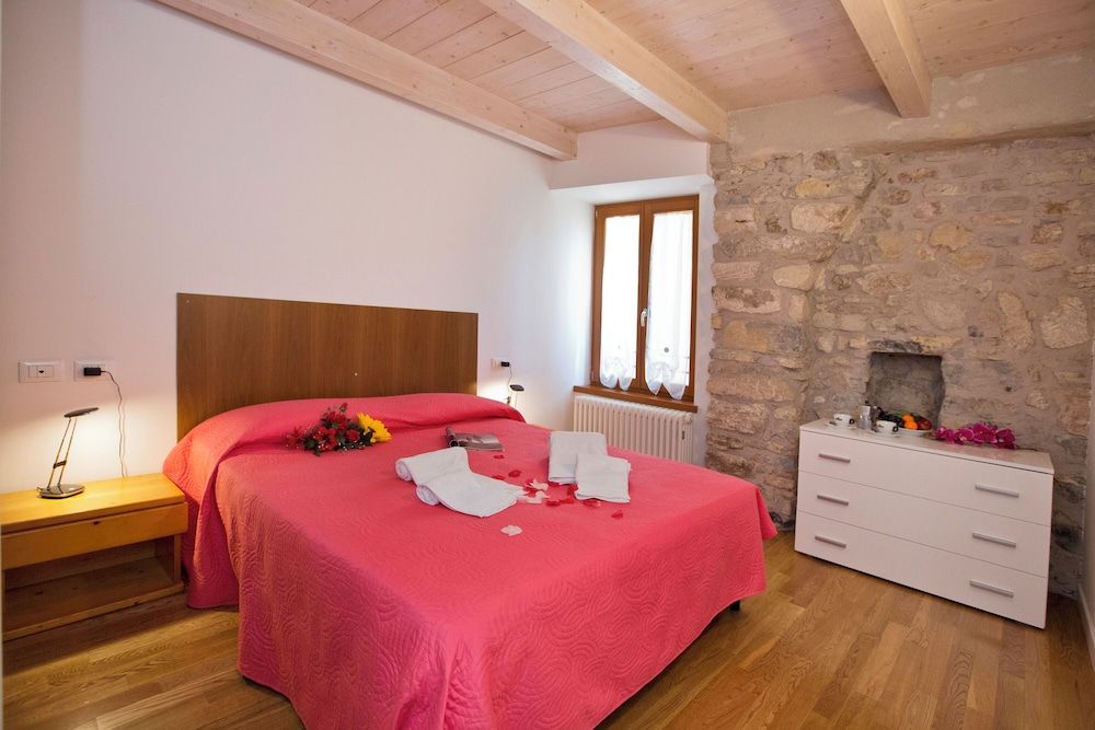 Family Apartment, 2 Bedrooms, 2 Bathrooms, Mountainside (Appartamento Malù Morgana)