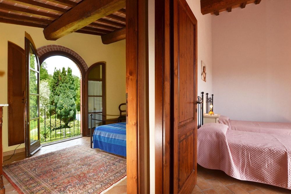 Family House, 4 Bedrooms, Mountainside (Fienile)