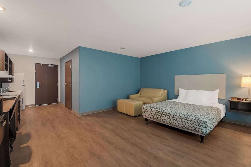 WoodSpring Suites Bellflower - Los Angeles Suite, 1 Queen Bed, Accessible, Non Smoking (Accessible Tub) 2