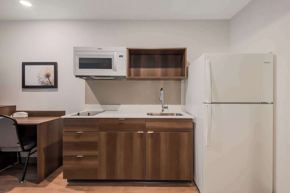 WoodSpring Suites Bellflower - Los Angeles Suite, 1 Queen Bed, Non Smoking 5