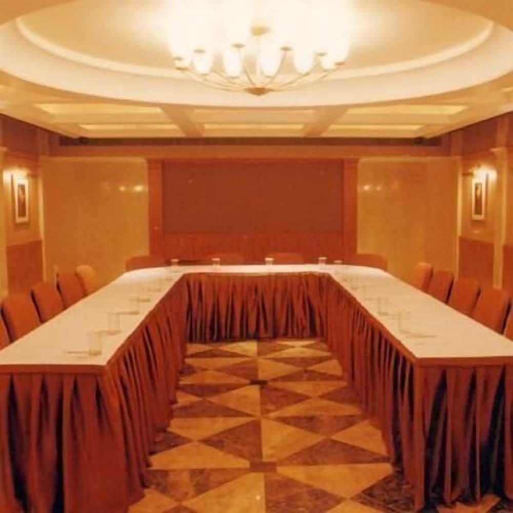 undefined Hotel Silver Palace 8