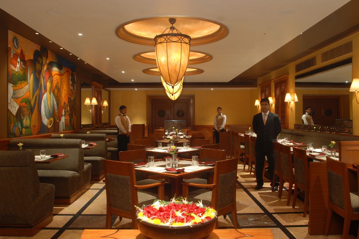 Food & Dining