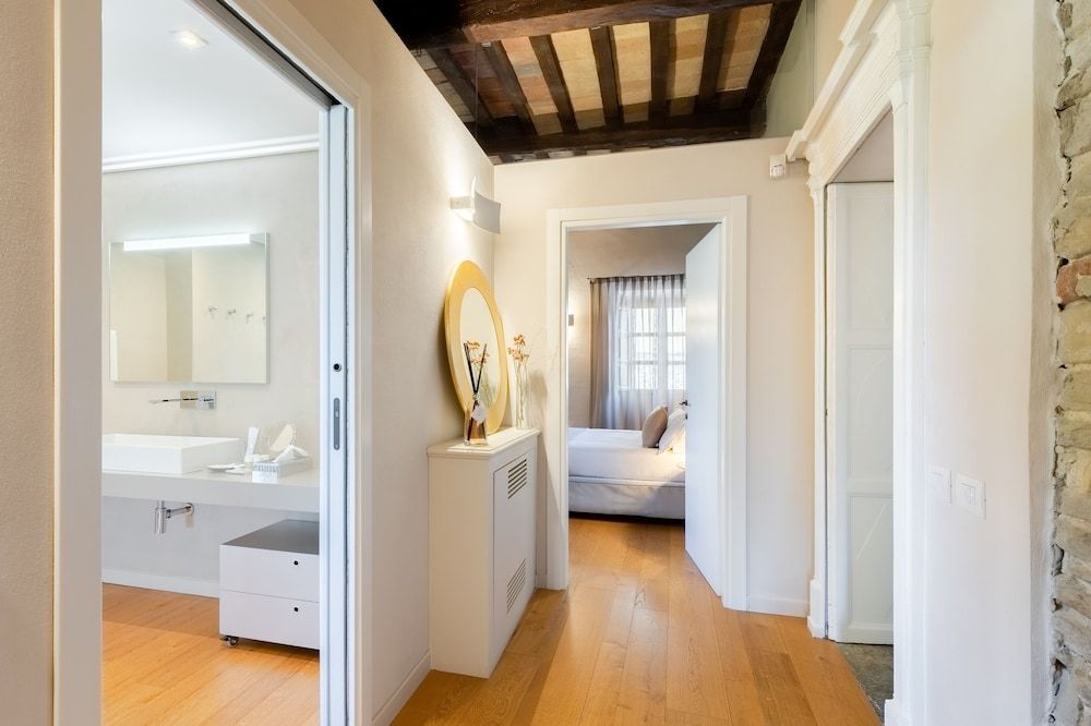 Relais Villa del Borgo Suite (Castello) 4