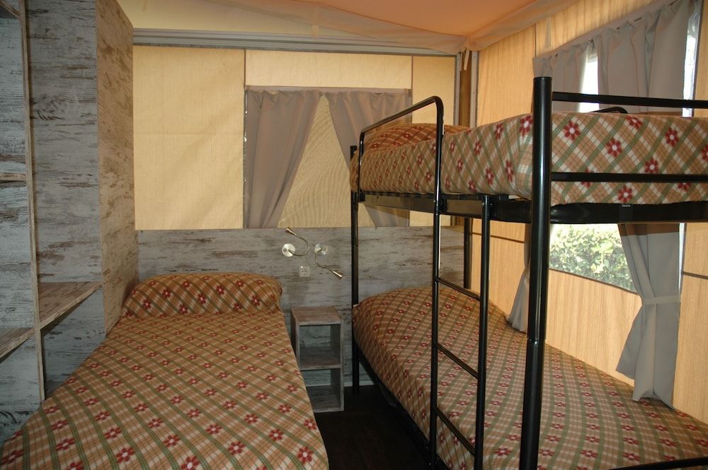 Superior Tent (Pet Friendly)