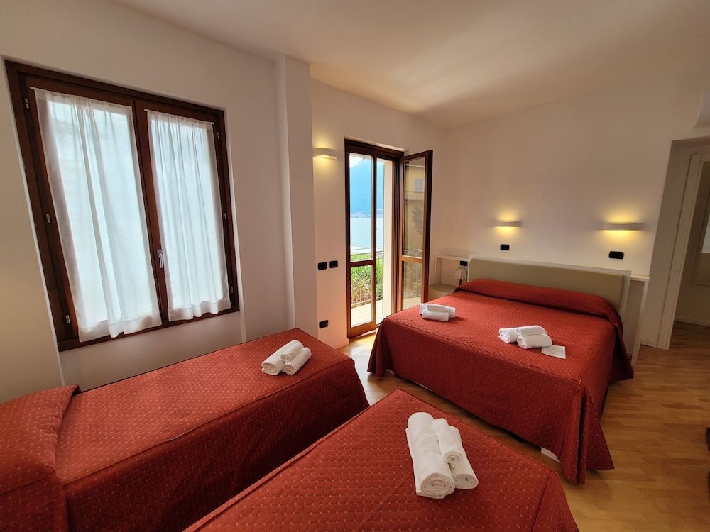 Grand Quadruple Room