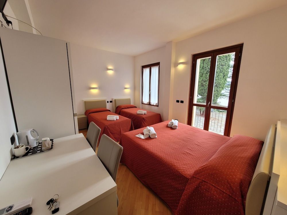 Grand Quadruple Room