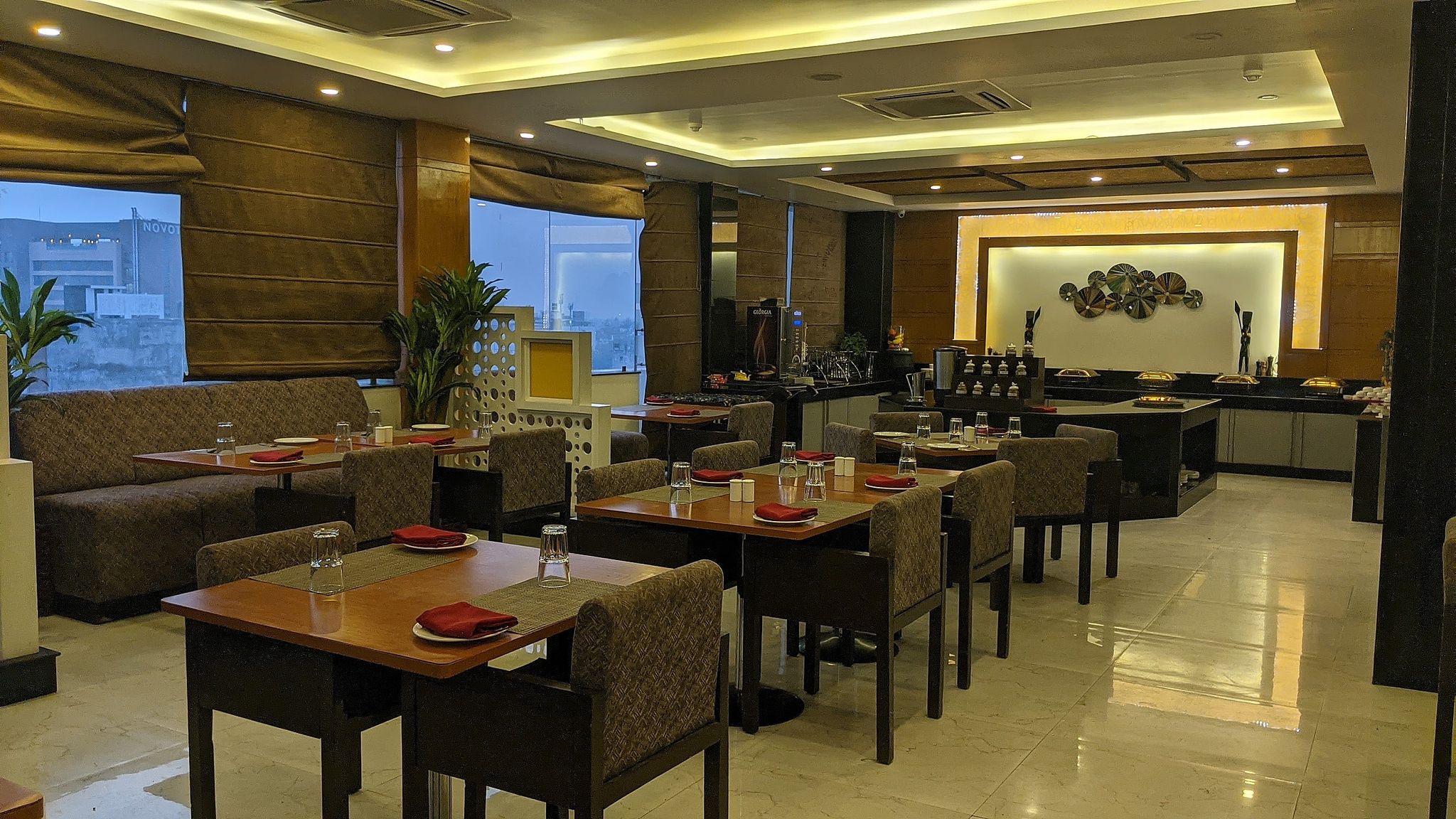 Food & Dining