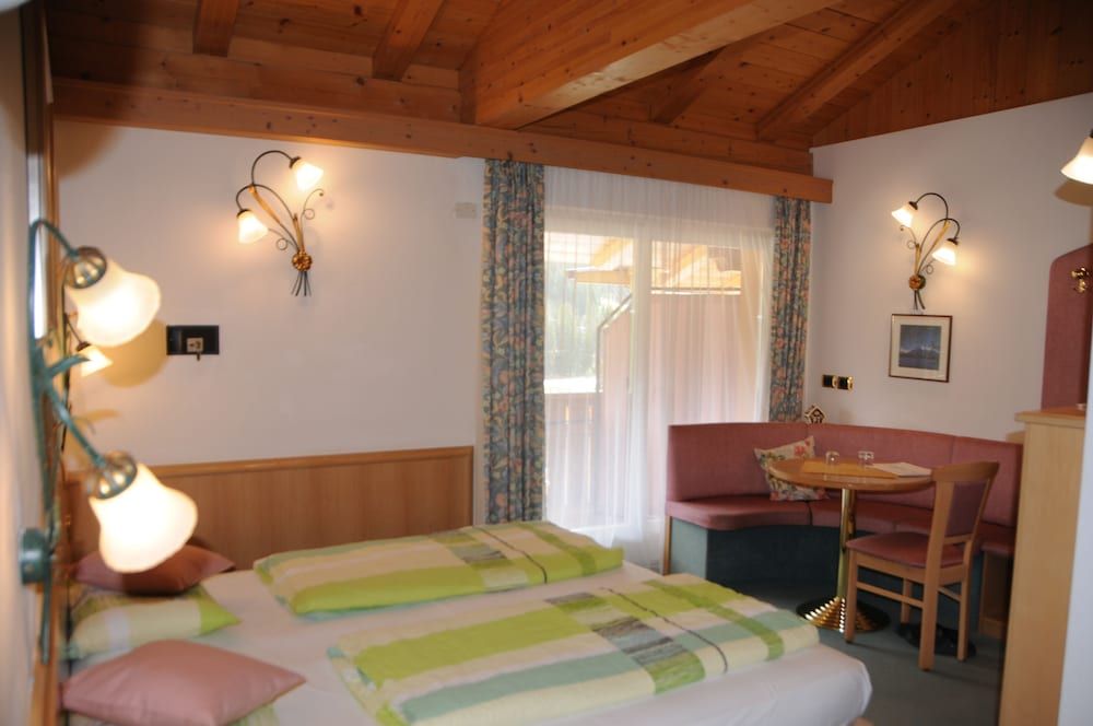 Classic Room, Balcony (3 pax)