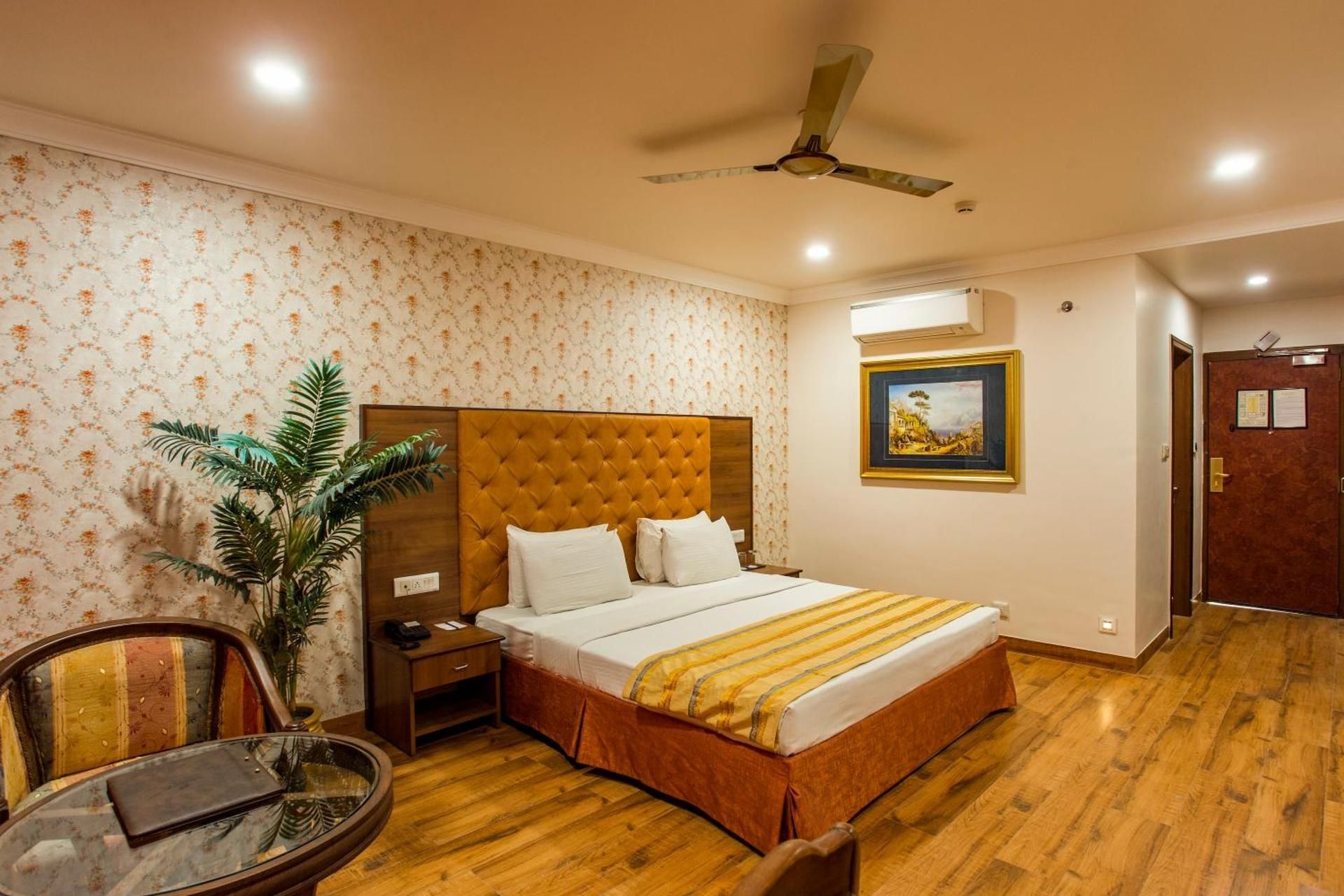 Deluxe King Room