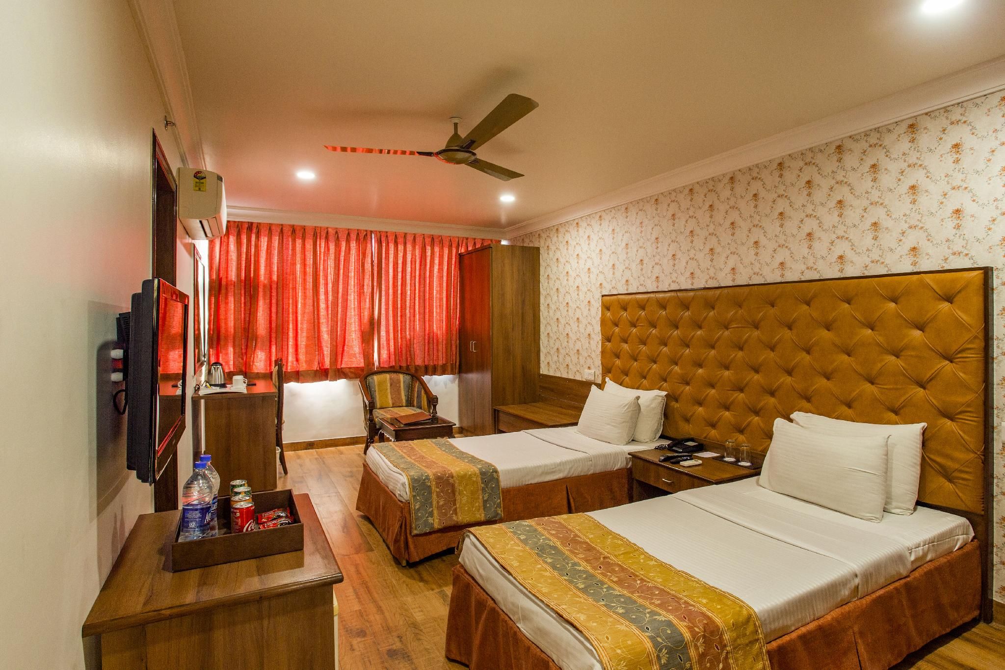 The Grand Regency Garden Twin Room - Non-Smoking 2